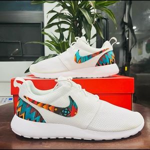 SOLD Custom Aztec Print Nike Roshe Size 10 NWT